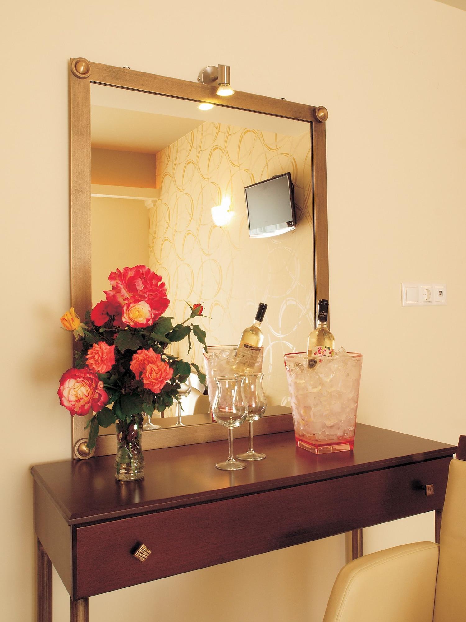 Niriides Beach Hotel Rethymno  Ngoại thất bức ảnh