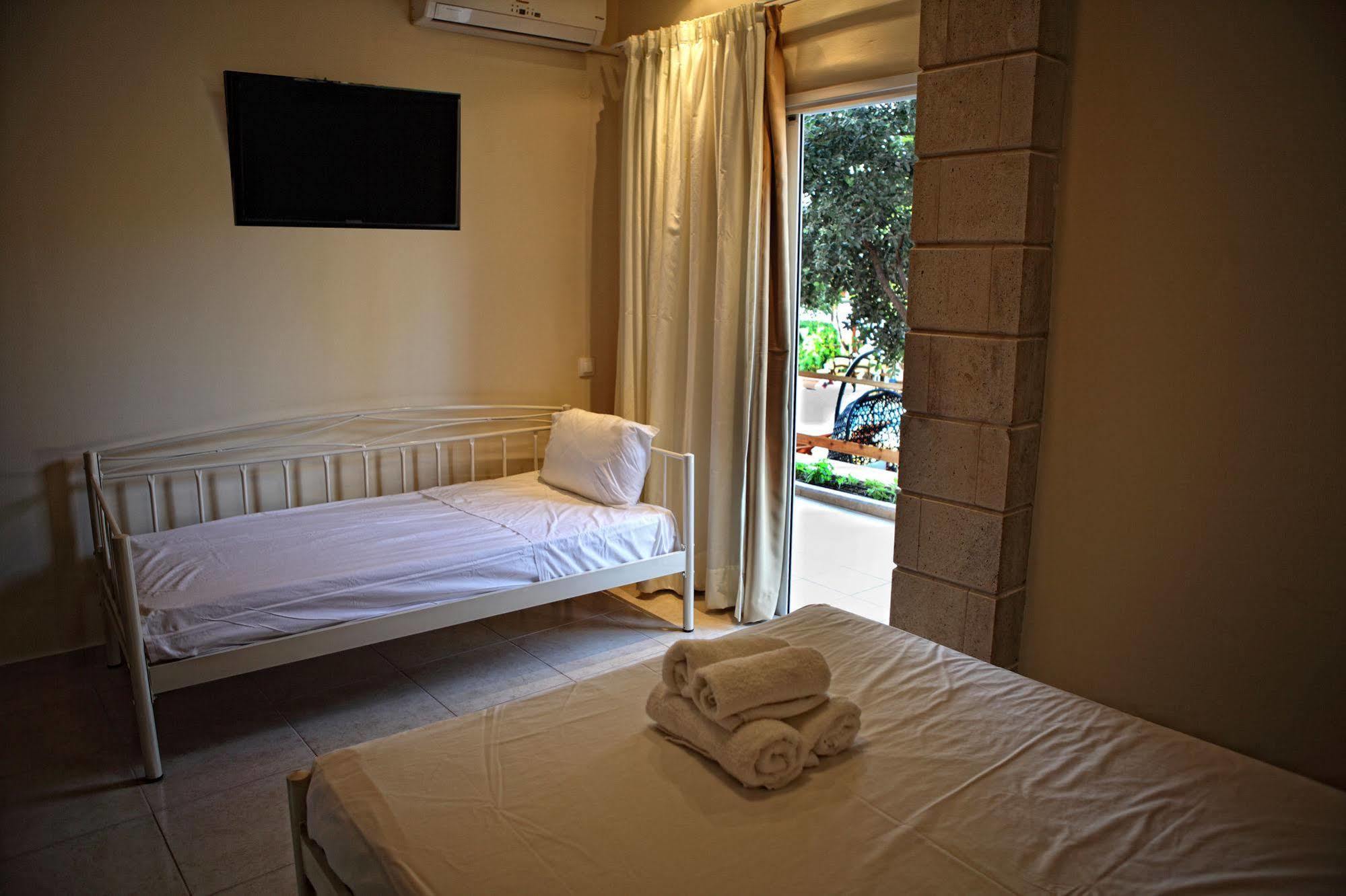 Niriides Beach Hotel Rethymno  Ngoại thất bức ảnh