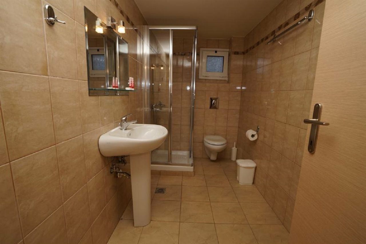 Niriides Beach Hotel Rethymno  Ngoại thất bức ảnh